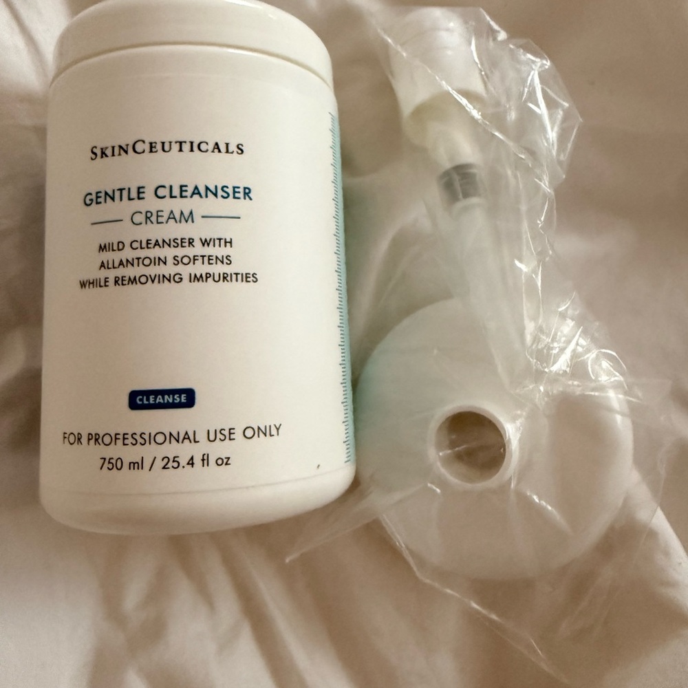 Genuine SkinCeuticals Gentle Cleanser Cream - White